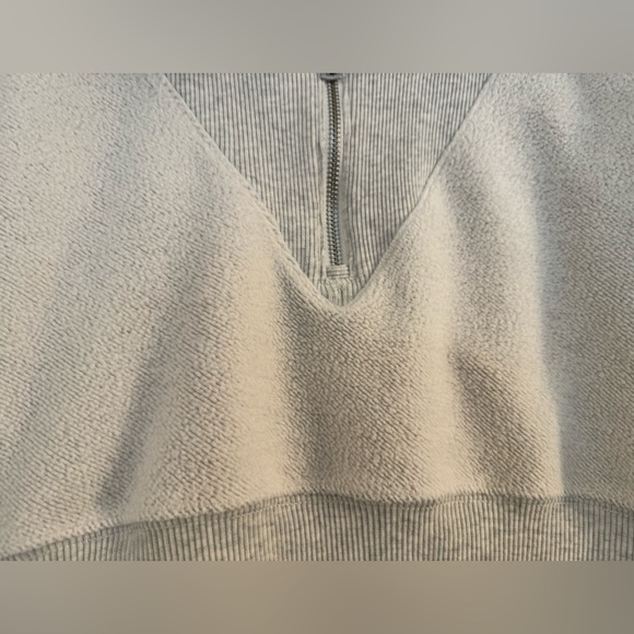 Abercrombie & Fitch XS Soft AF Cropped Zip Pull Over - Picture 5 of 12